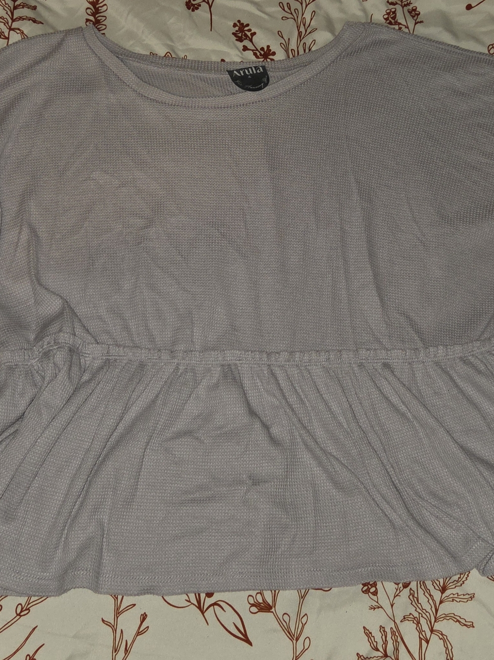 ARULA Lavender Ruffle Sleeve Crop Top - Picture 2 of 4